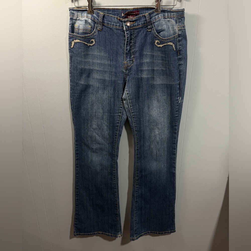 Womens Neeso Premium Flared Leg Jeans, Size 9. Blue.